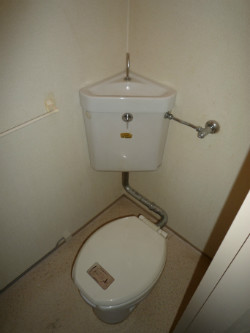 狭いトイレも、このとおり。すごく快適になりました。 狭いトイレも、このとおり。すごく快適になりました。